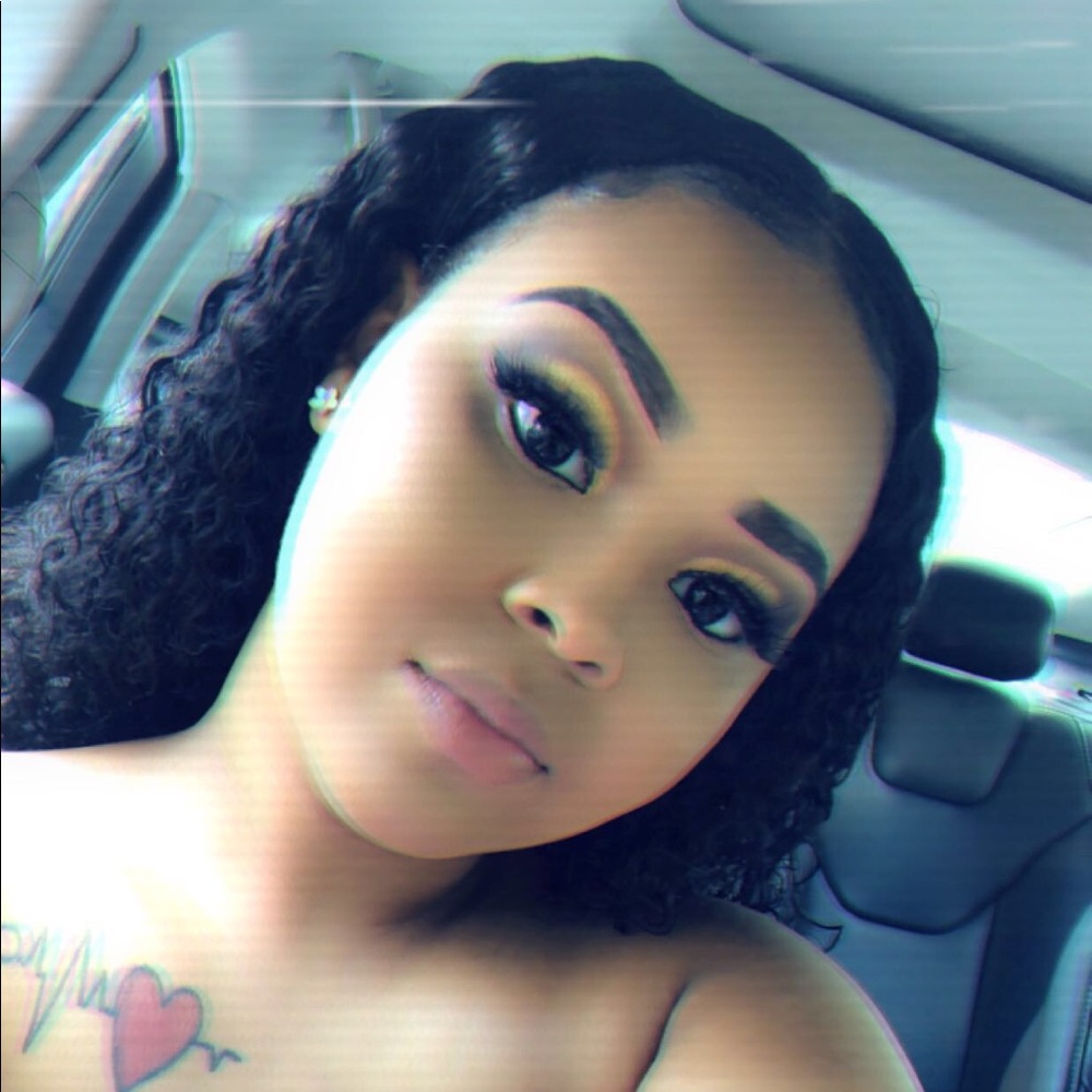 Meet your Posher, Taniqua